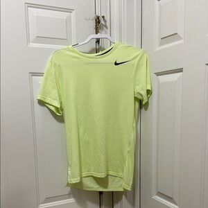 Nike Green Short Sleeve Tee Athletic Shirt